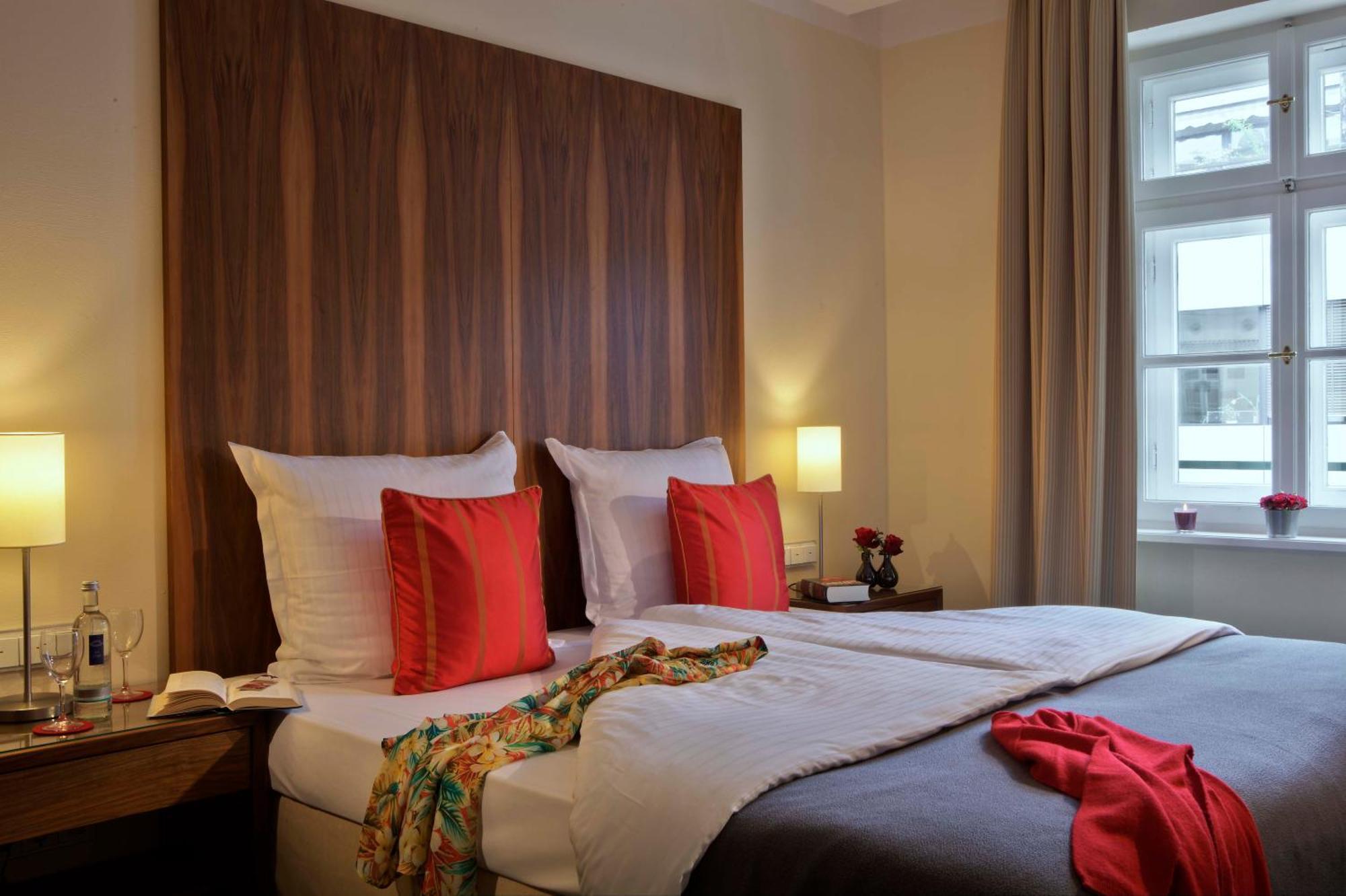 Hotel Maximilian & 4*