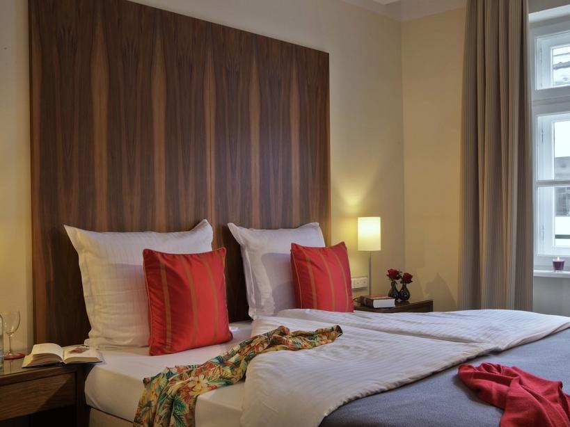 Hotel Maximilian &