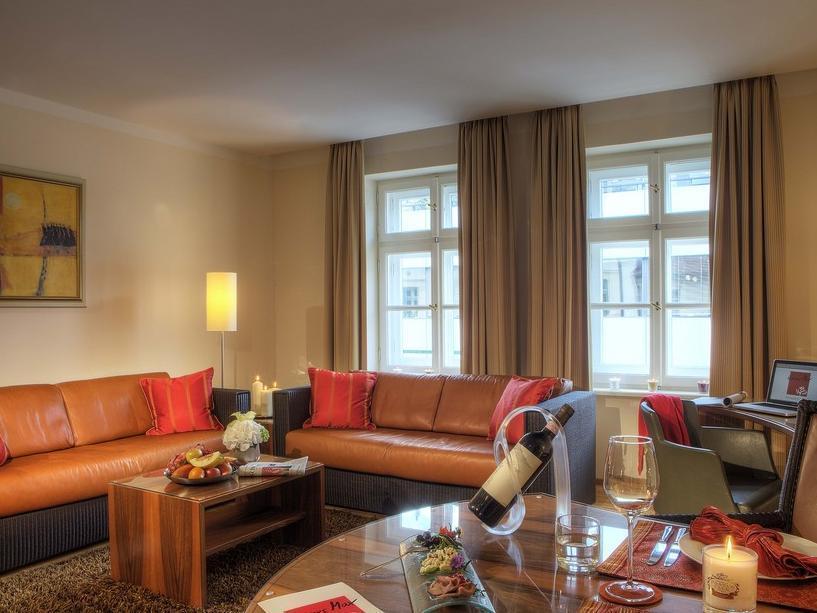 Hotel Maximilian & 4*